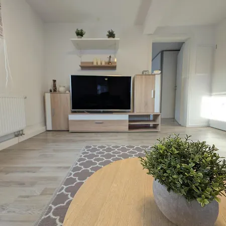 2 Apartment *